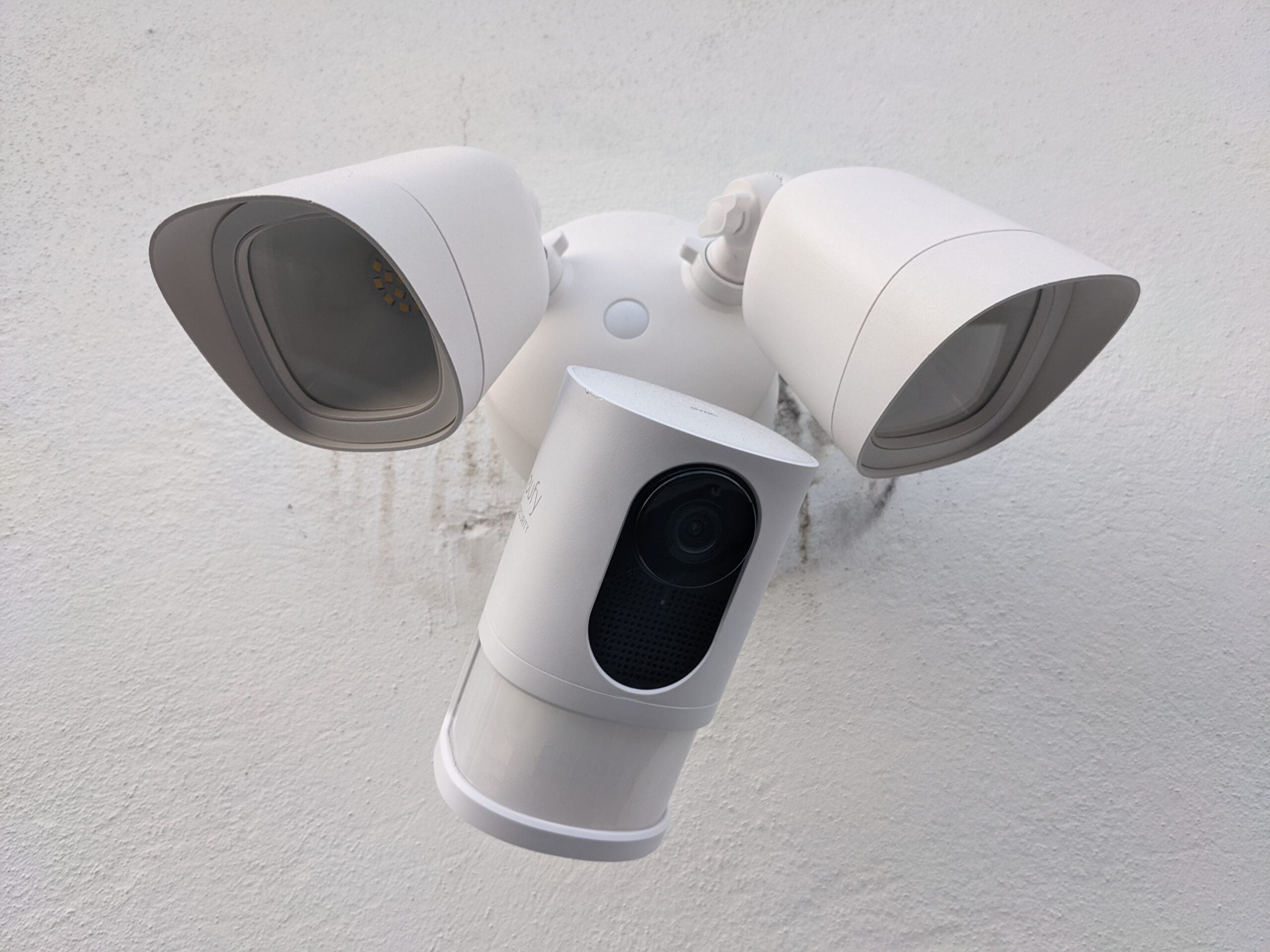 1652244017 Examen de la camera Eufy Floodlight 2