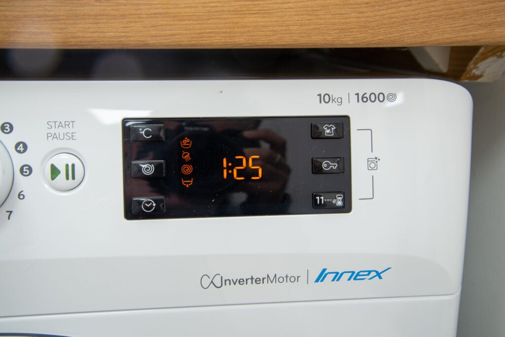 Écran LCD BWE101638XWUKN Indesit
