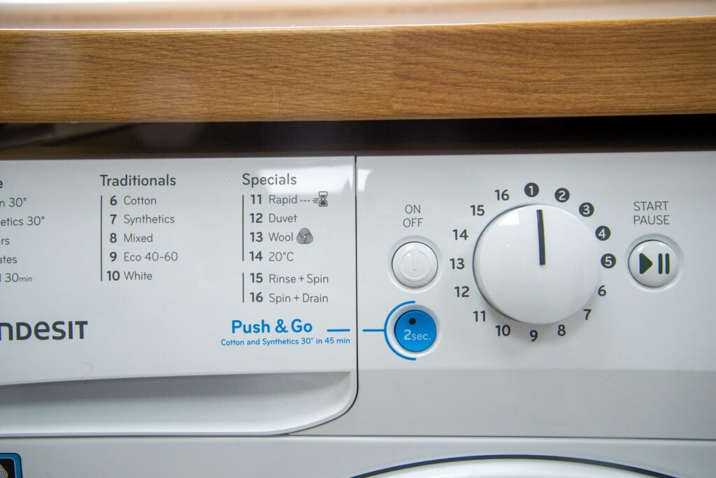 Programmes Indesit BWE101638XWUKN