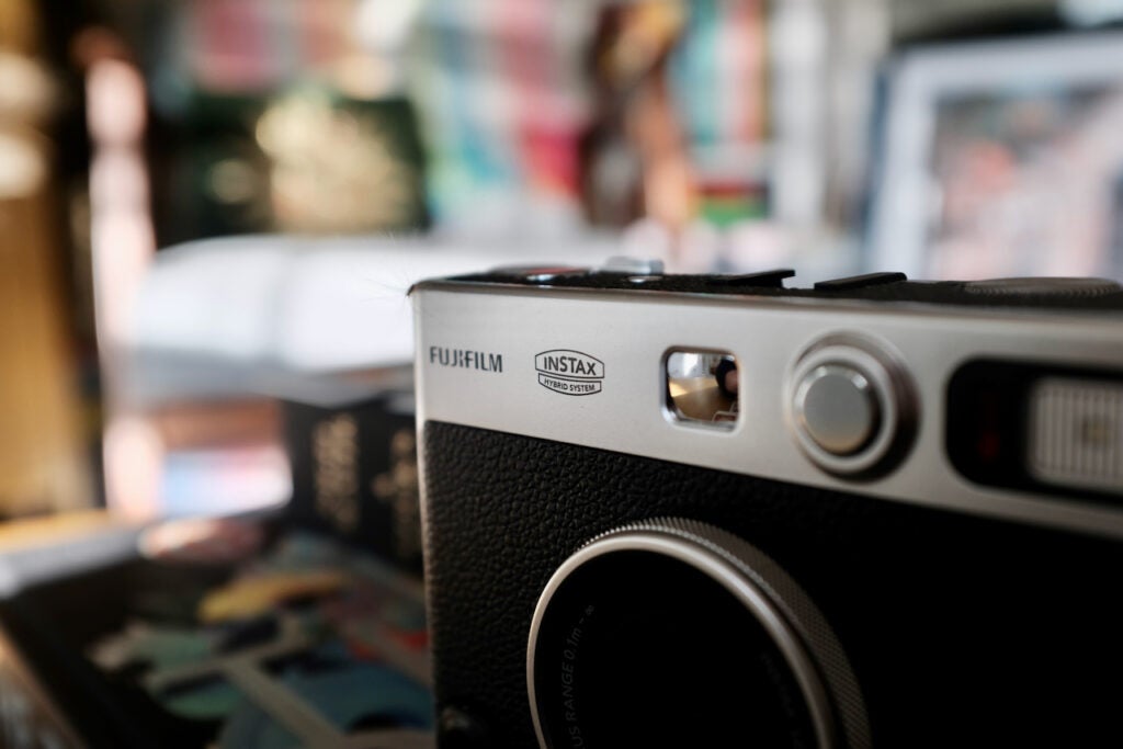 Logo Instax Evo Mini sur le devant
