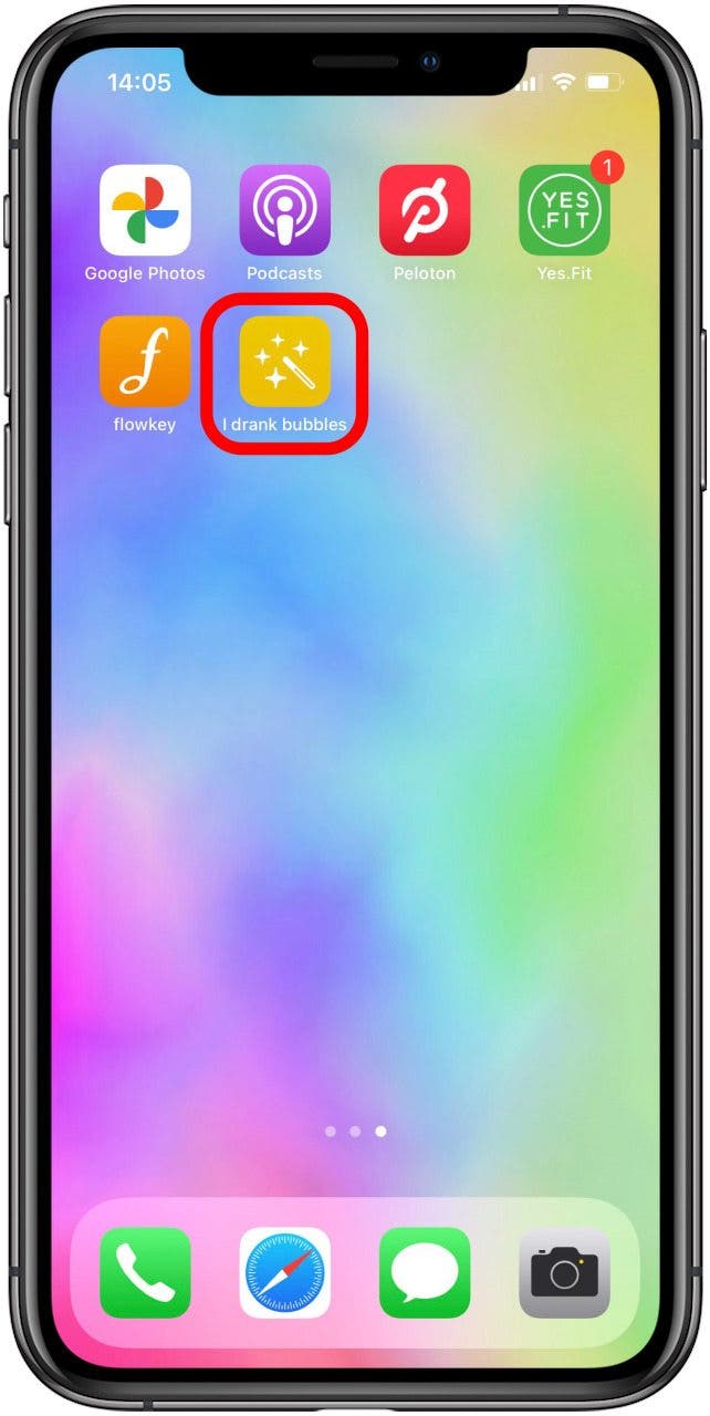 Appuyez et maintenez le raccourci sur l'iPhone