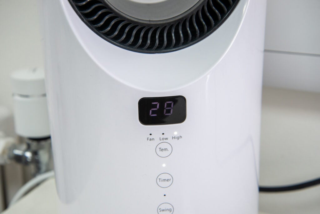 Chauffage en céramique sans lame portable TCP Smart Wifi et ventilateur de refroidissement avant