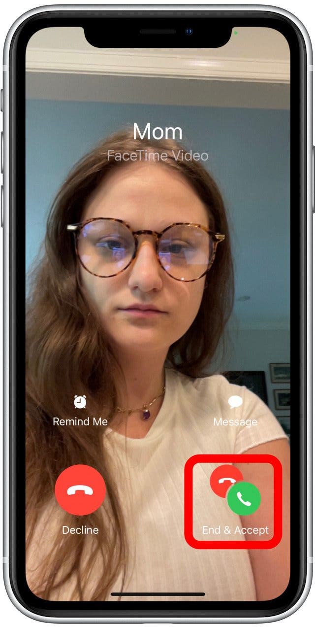 Pour mettre fin à votre appel en cours et vous connecter à l'appel entrant, sélectionnez Terminer et accepter.