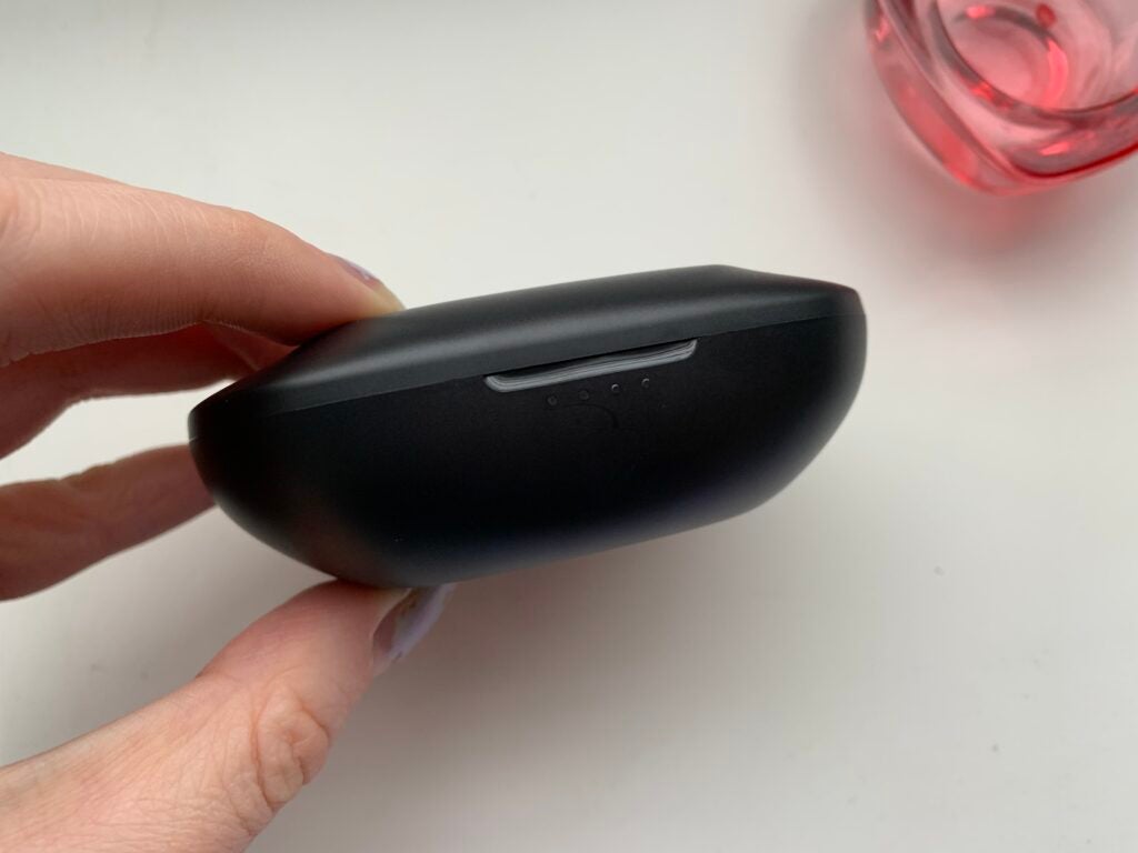 Côté boîtier Tribit MoveBuds H1