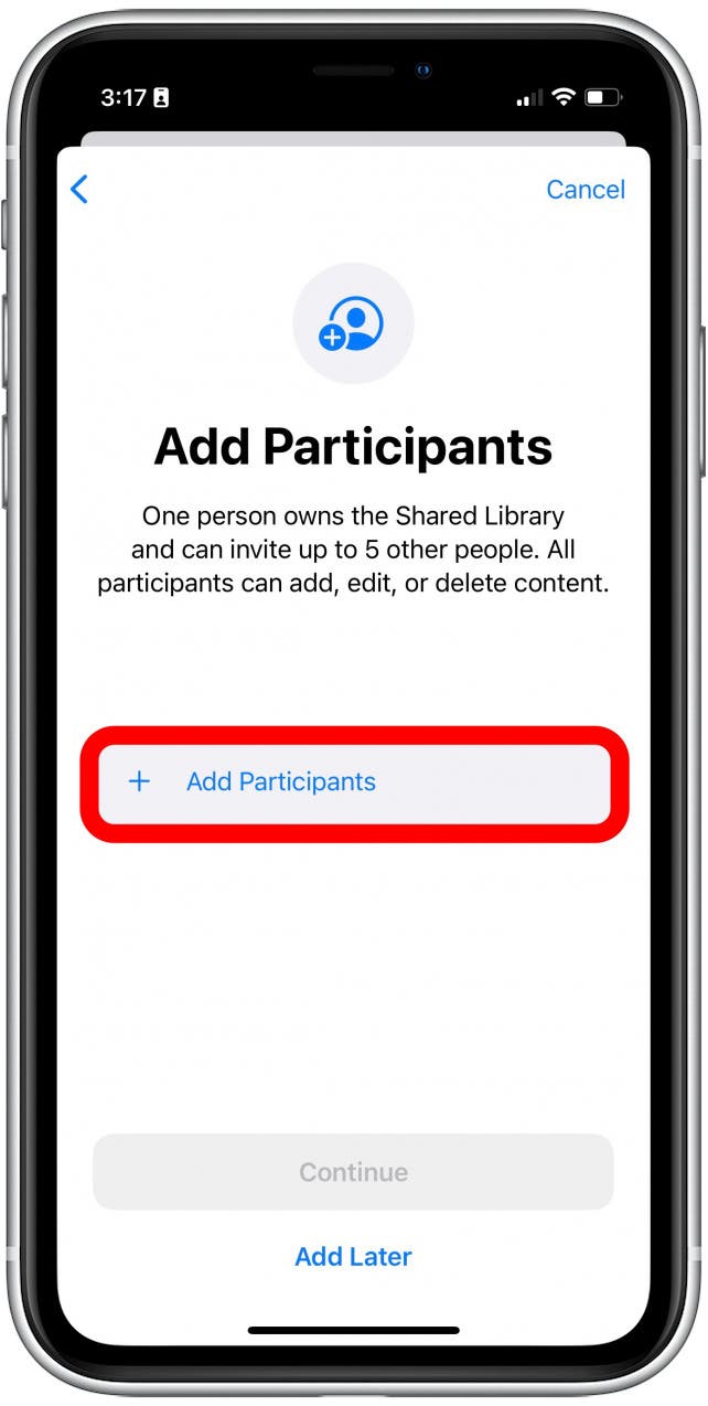Appuyez sur Ajouter des participants et choisissez dans la liste de vos contacts qui vous souhaitez inviter à rejoindre votre bibliothèque partagée.