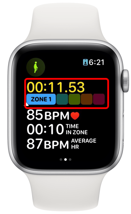Selon l'ordre dans lequel vous l'avez disposé, faites glisser vers le haut ou faites pivoter la couronne numérique pour modifier les vues d'entraînement jusqu'à ce que vous trouviez le suivi de la zone de fréquence cardiaque.