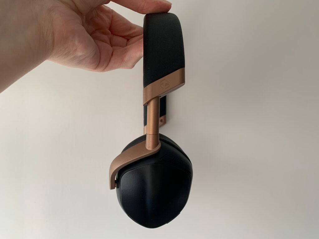 Le V-Moda S-80 dispose de boucliers magnétiques interchangeables