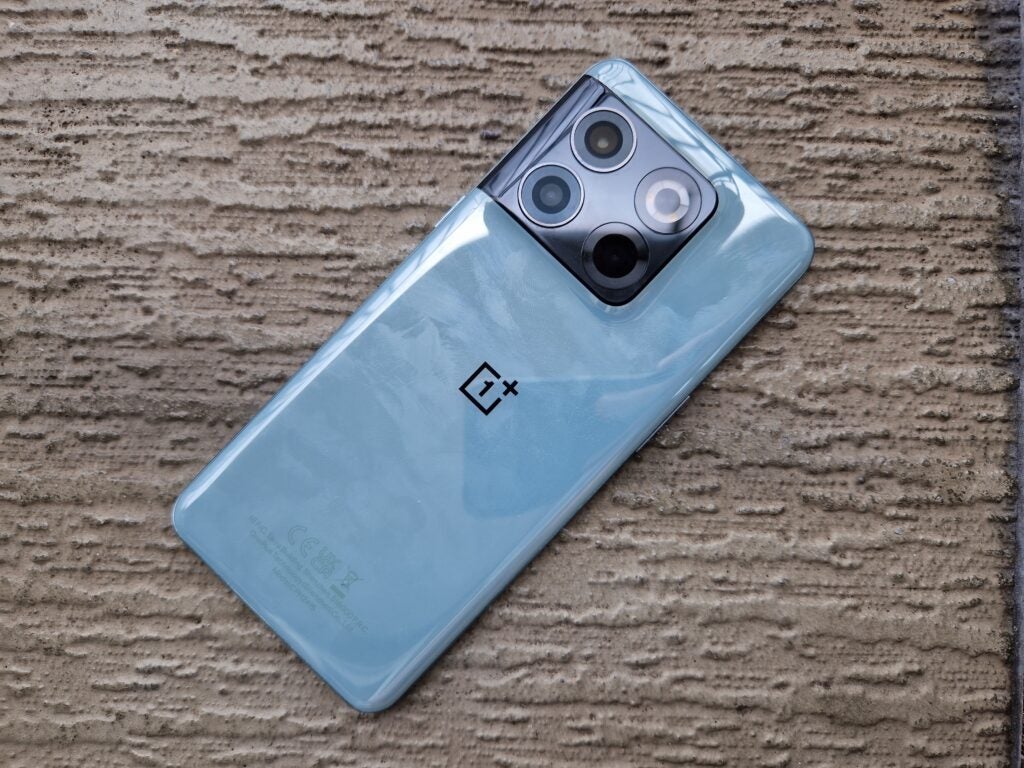 OnePlus 10T vs OnePlus 10 Pro quel est le