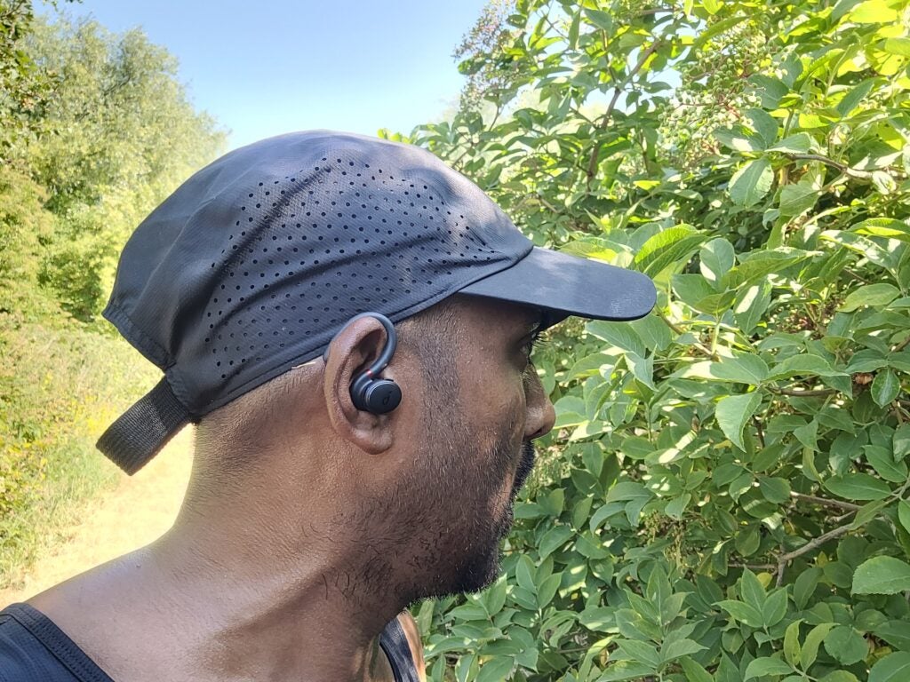 Soundcore X10 Sport porté par le critique