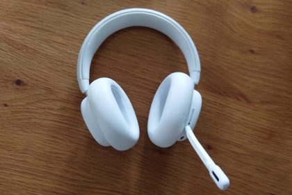1662703215 Examen Logitech G735