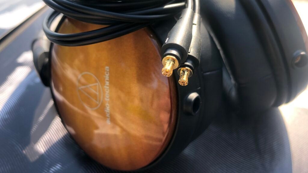 Connexion du câble Audio Technica ATH-WP900