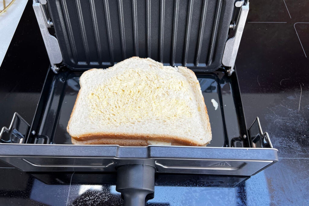 Grille-pain, gril et panini 3 en 1 Ninja Foodi Appuyez sur le sandwich avant de griller