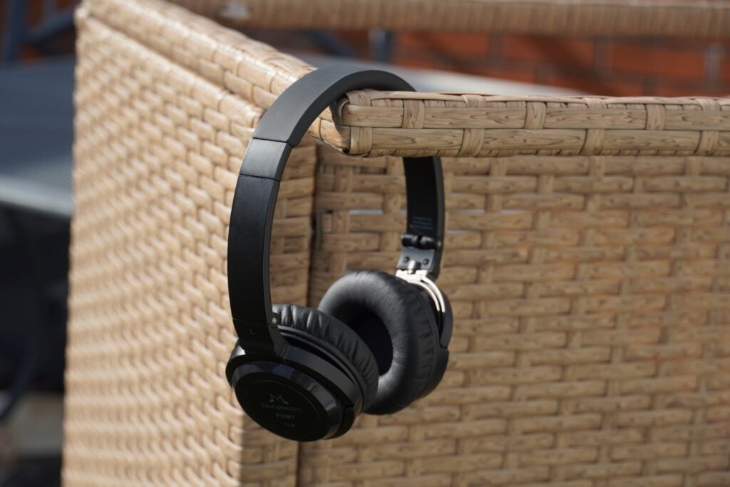 Suspension SoundMagic P23BT