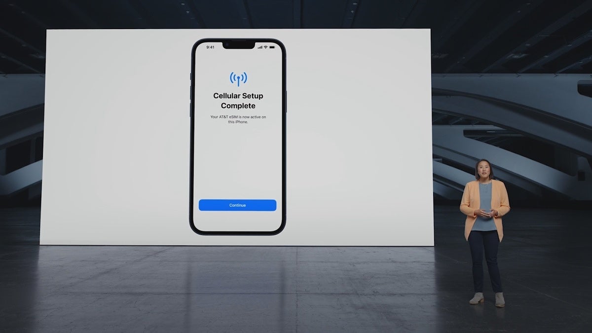 Apple tuant le plateau SIM de liPhone 14 aux Etats Unis