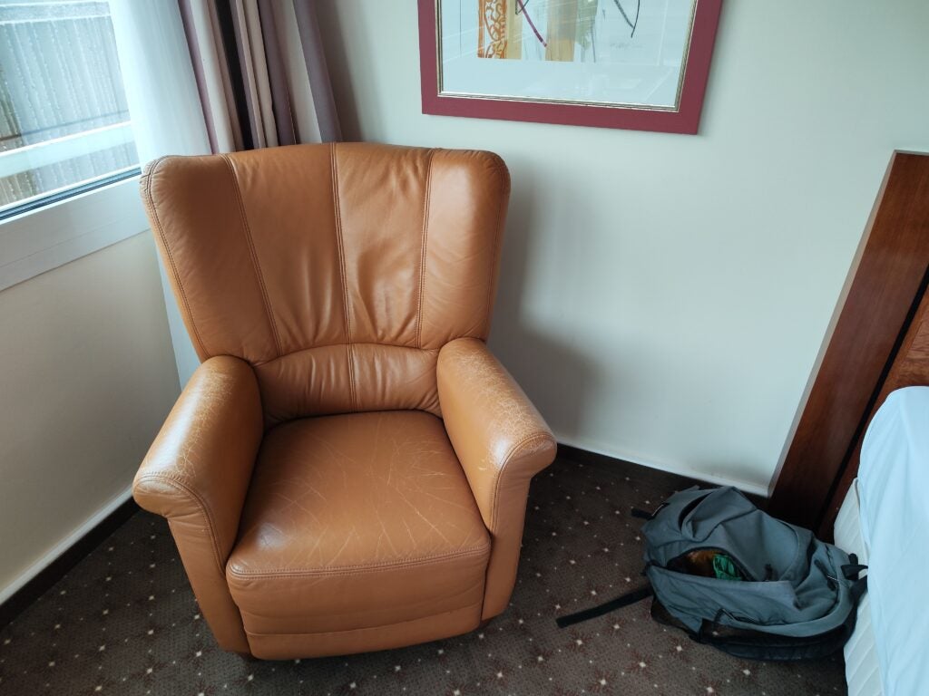 Exemple d'image du fauteuil et du sac à dos Xiaomi 12T Pro