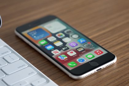 1664963292 Guide dachat iPhone SE vs iPhone 12 comparaison de