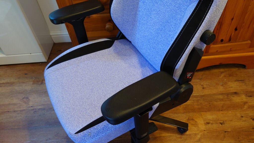 Les accoudoirs et le siège du Secretlab Titan Evo 2022 vus de dessus