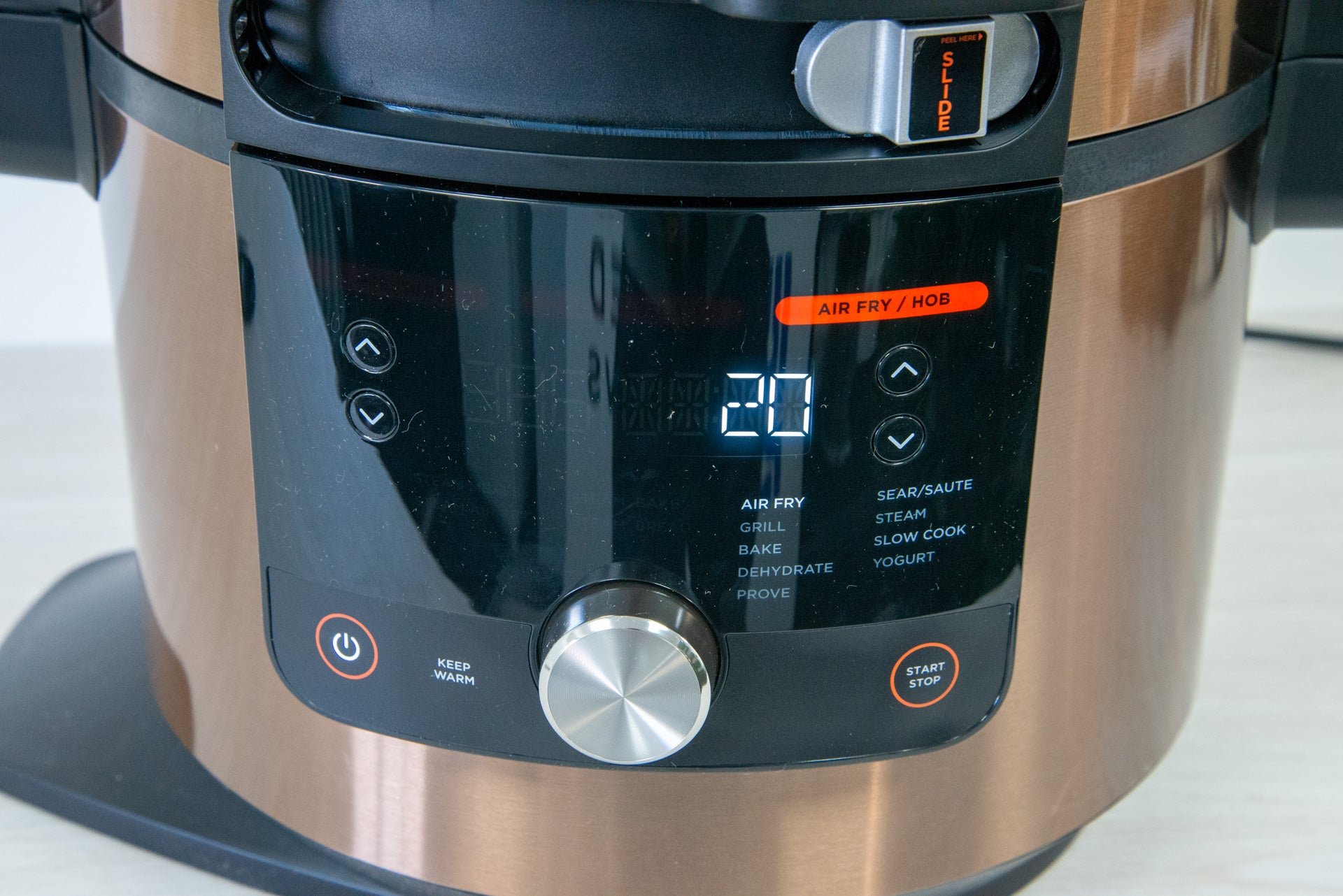 Ninja Foodi MAX 14-en-1 SmartLid Multi-Cooker 7.5L OL650UKDBCP commandes pour la friture à l'air