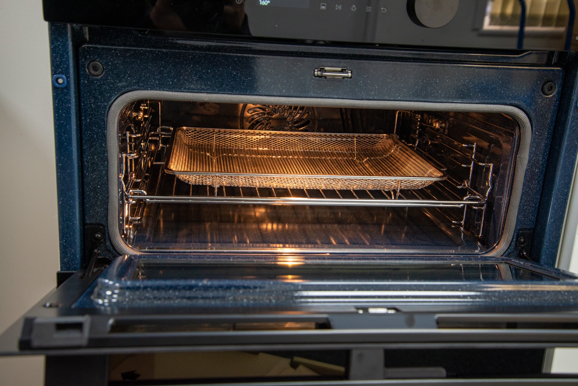 Four Samsung Bespoke Series 5 NV7B5750TAK/U4 avec friteuse à air Dual Cook Flex