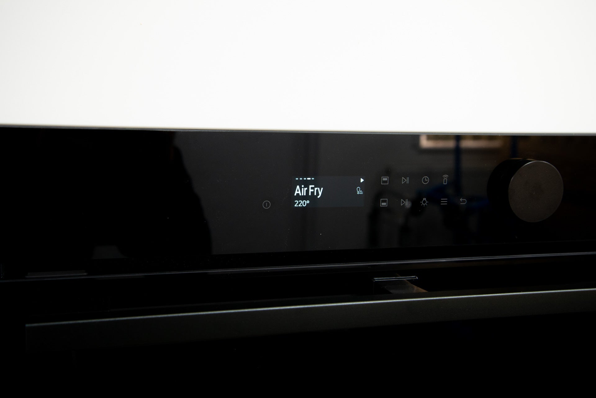Four Samsung Bespoke Series 5 NV7B5750TAK/U4 avec mode Dual Cook Flex Air Fry