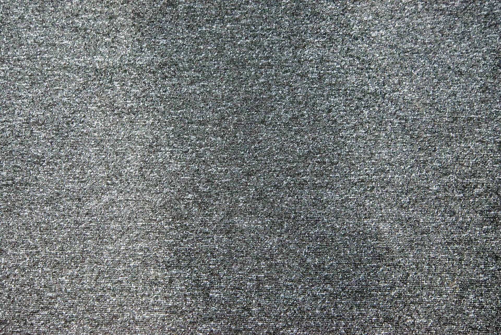 Nettoyer une dalle de moquette