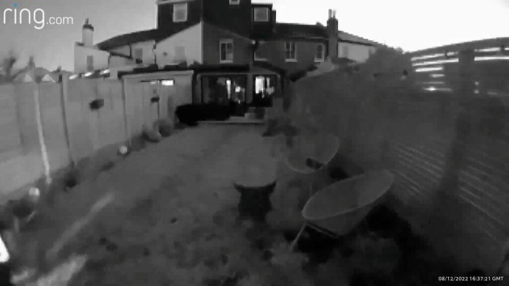 Les images infrarouges nocturnes de la Ring Spotlight Cam Pro