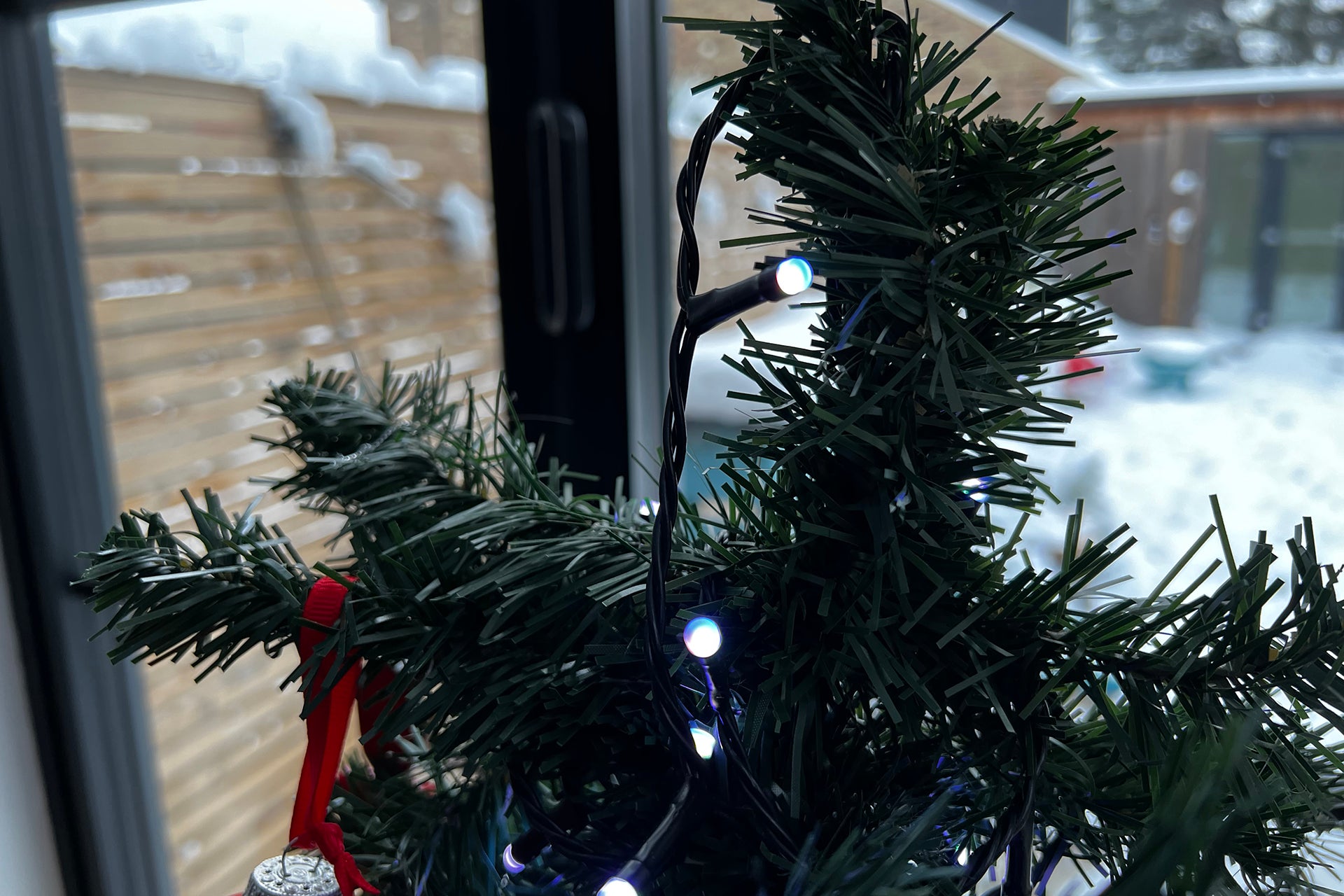 Gros plan sur l'ampoule de la Philips Hue Festavia String Lights