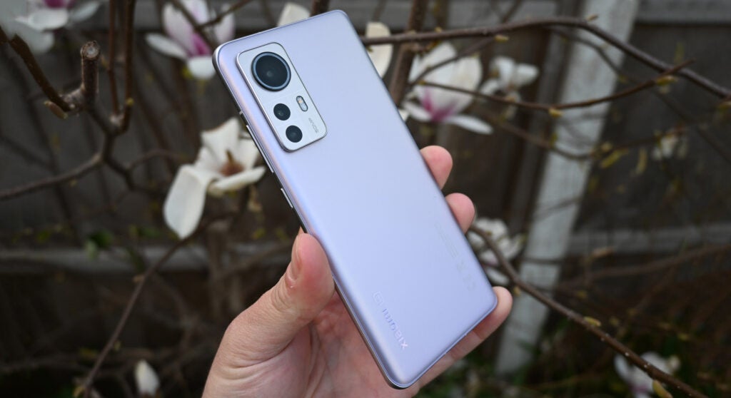 La face arrière du smartphone Xiaomi 12