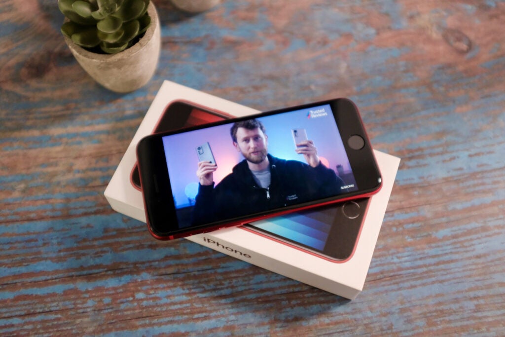 Regarder une vidéo sur l'iPhone SE 2022