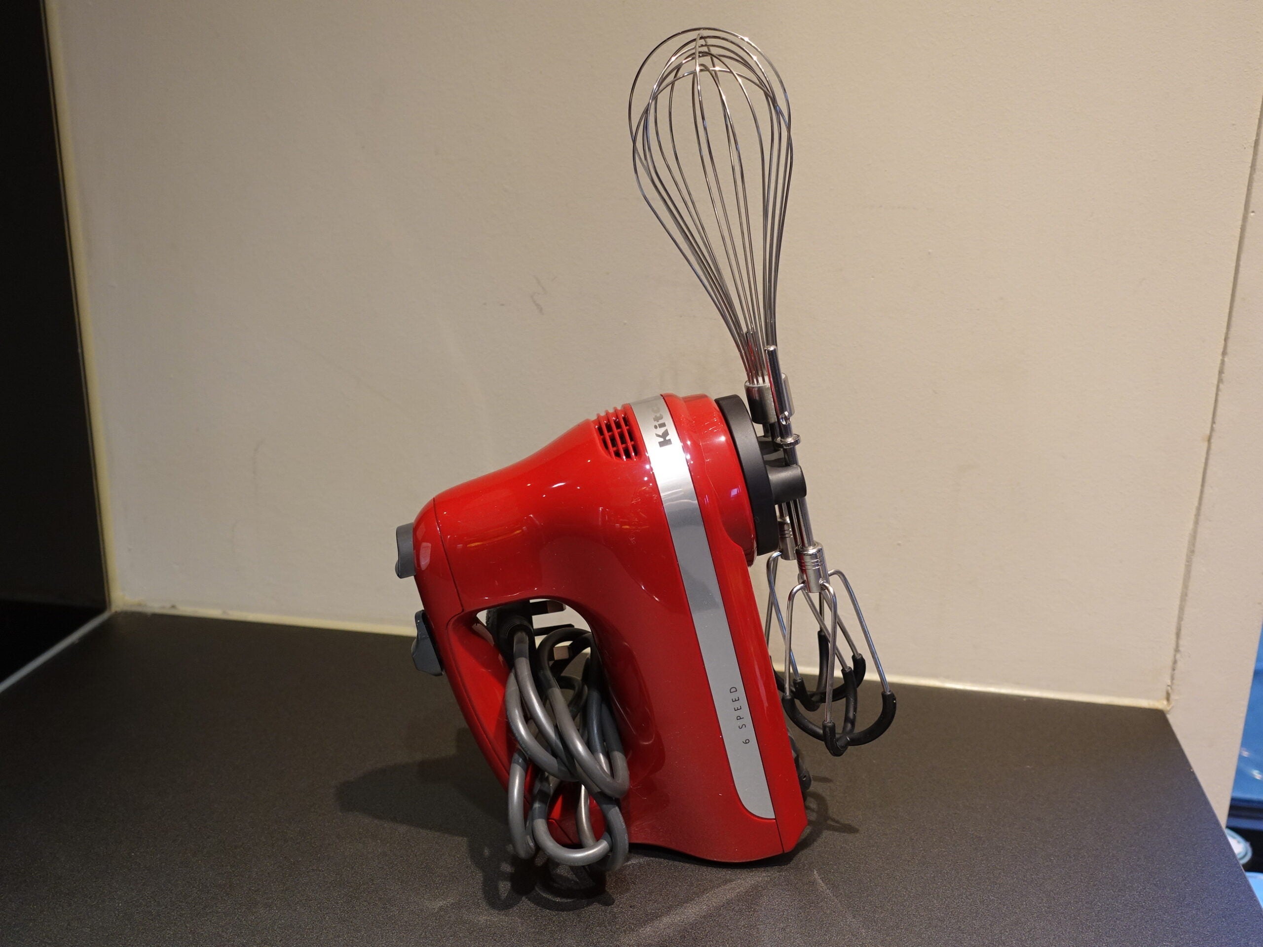 1672661790 Examen du batteur a main KitchenAid a 6 vitesses avec