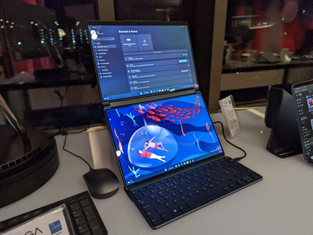 Lenovo Yoga Book 9i au CES 2023