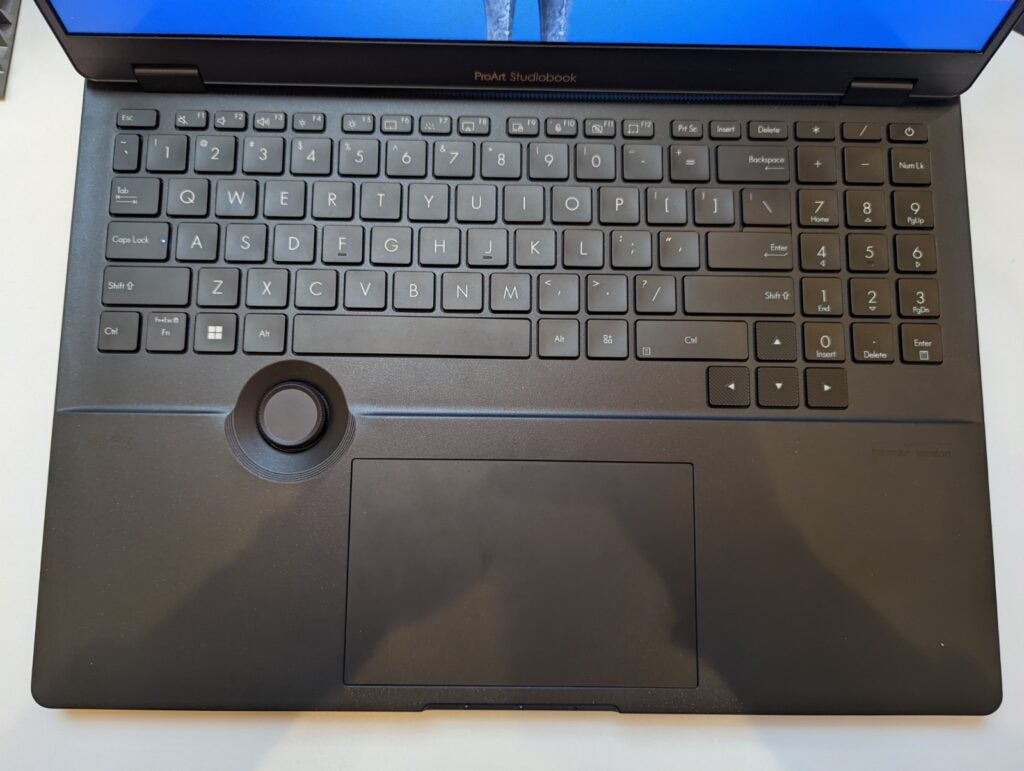 Un regard sur le clavier et Asus Dial