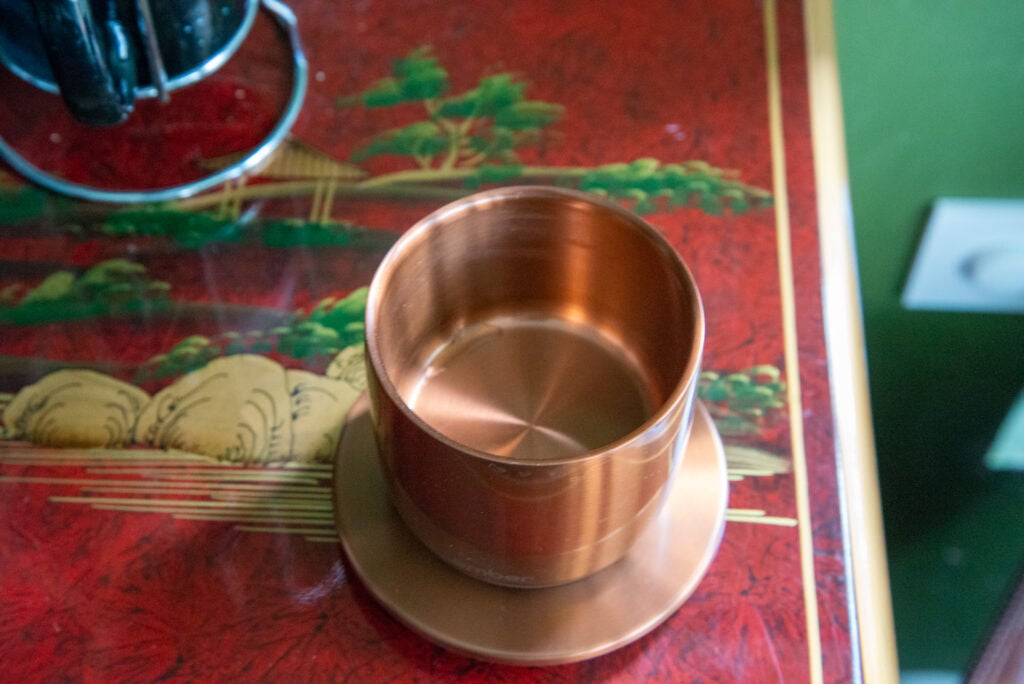 Tasse de braise vide