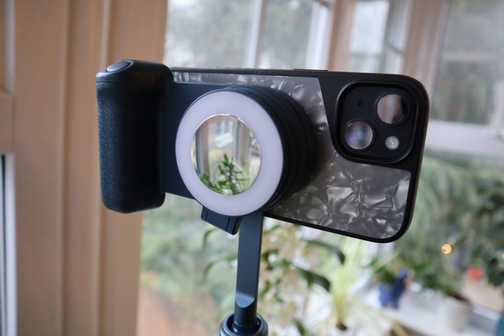 Il existe plusieurs accessoires que vous pouvez acheter pour le ShiftCam SnapGrip