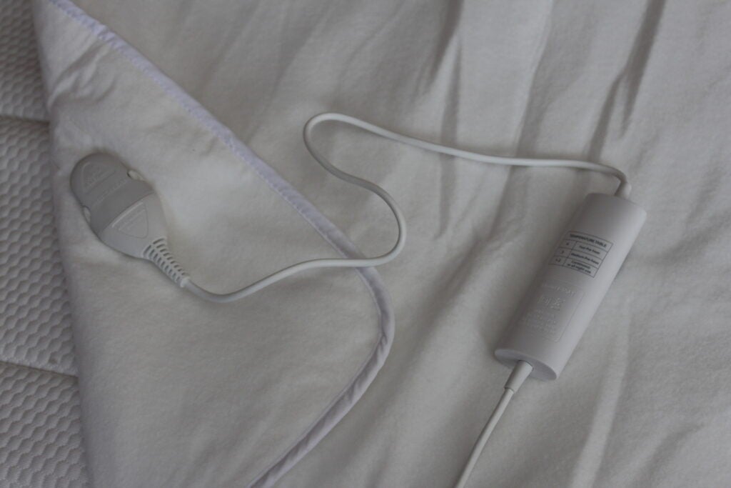Sous-couverture chauffante antibactérienne Dreamland (1)