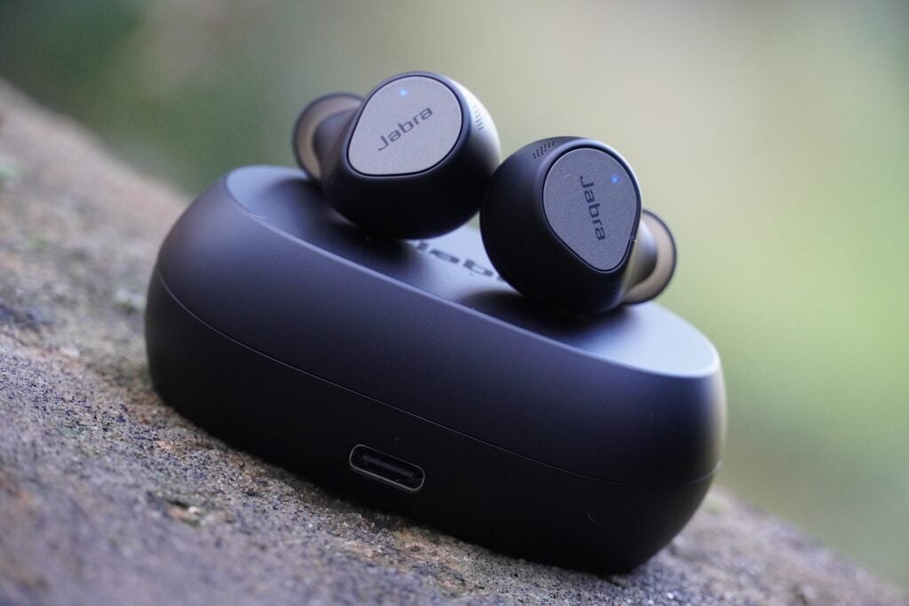 Jabra Elite 7 Pro en biais