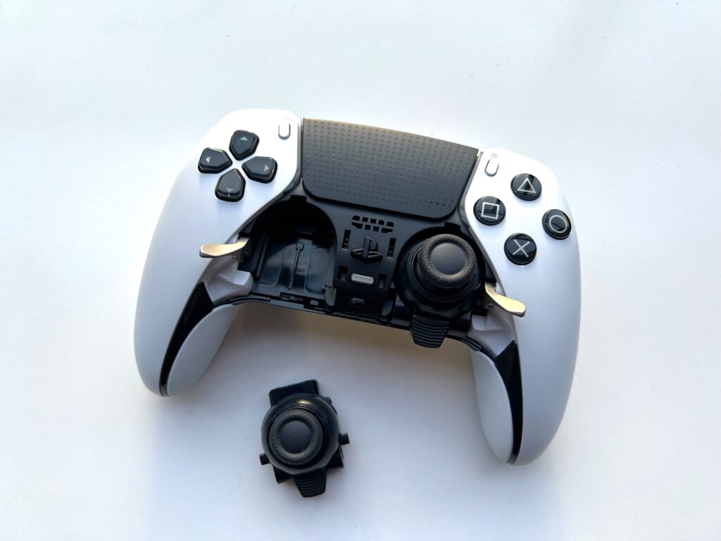 Joysticks retirés du DualSense Edge
