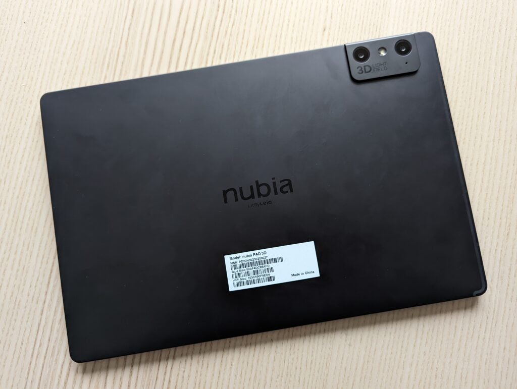L'arrière du Nubia Pad 3D