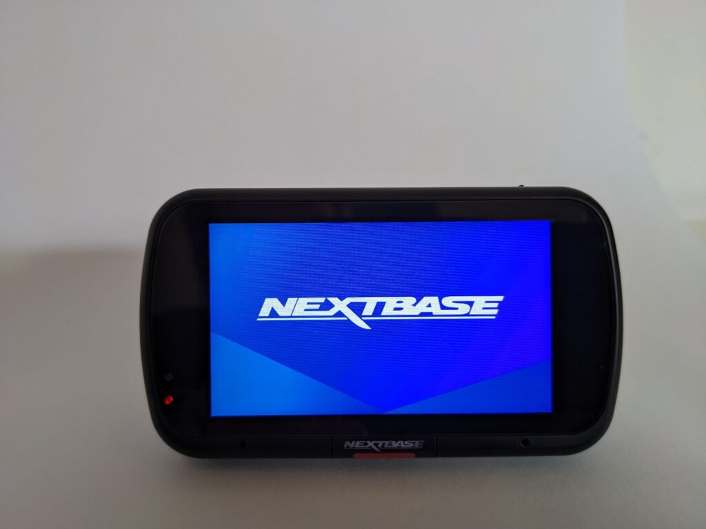 NextBase 622GW sur comptoir