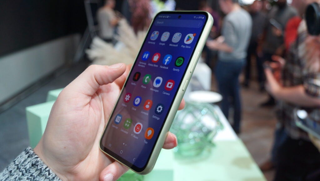 Samsung Galaxy A54 5G en main