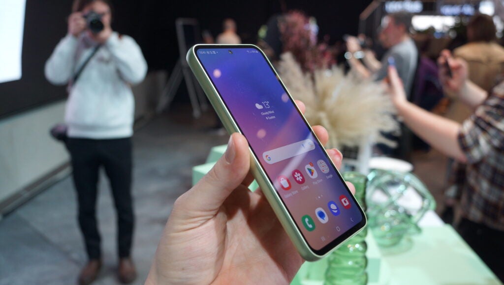 Samsung Galaxy A54 5G en main