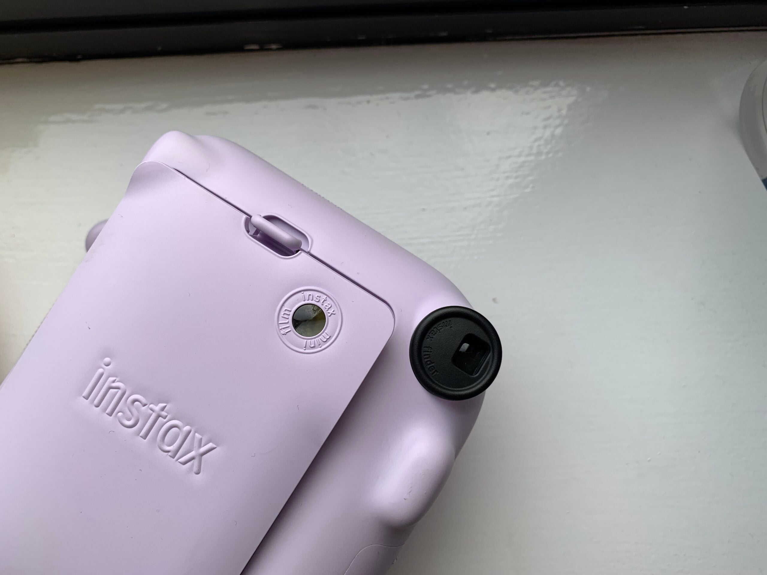 1679053691 521 Comment charger un film dans un appareil photo Instax Mini