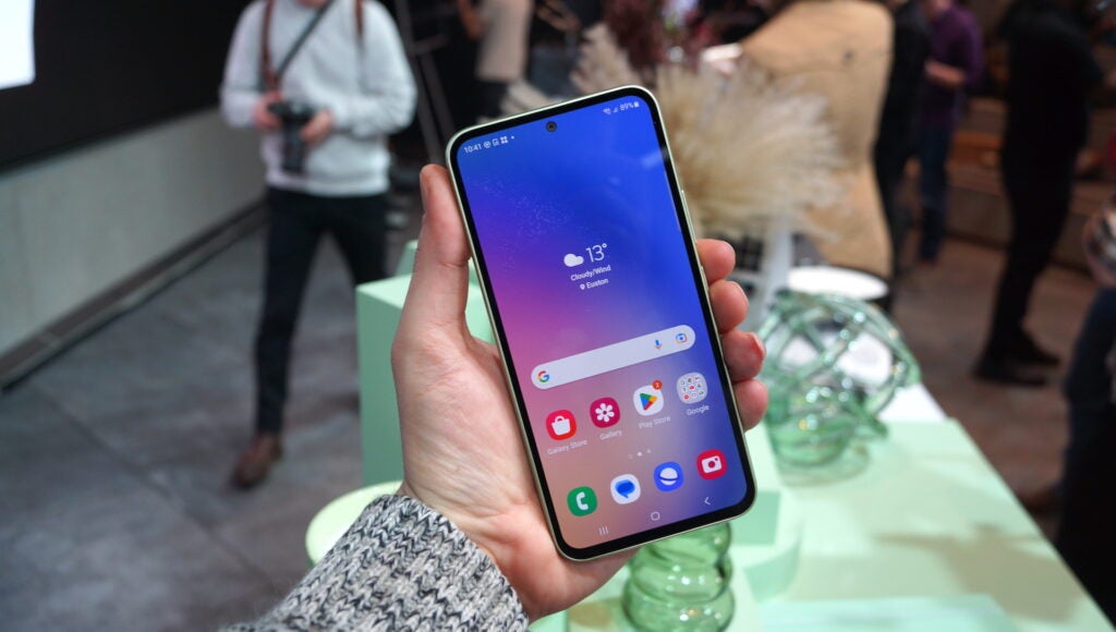Samsung Galaxy A54 en main