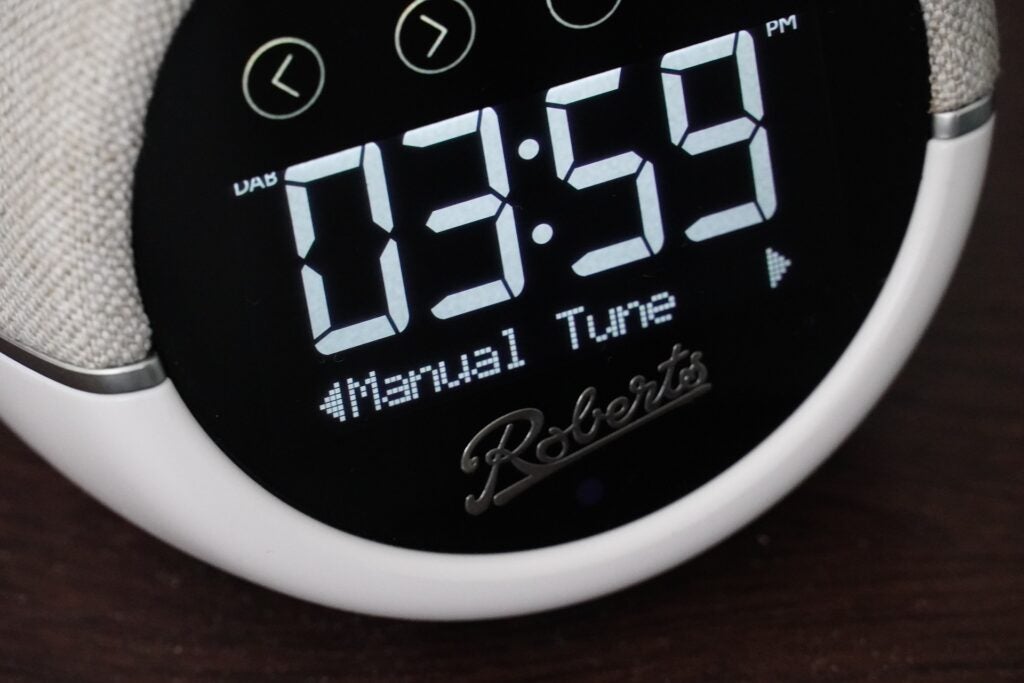 Réglage manuel de la radio Roberts Zen Plus