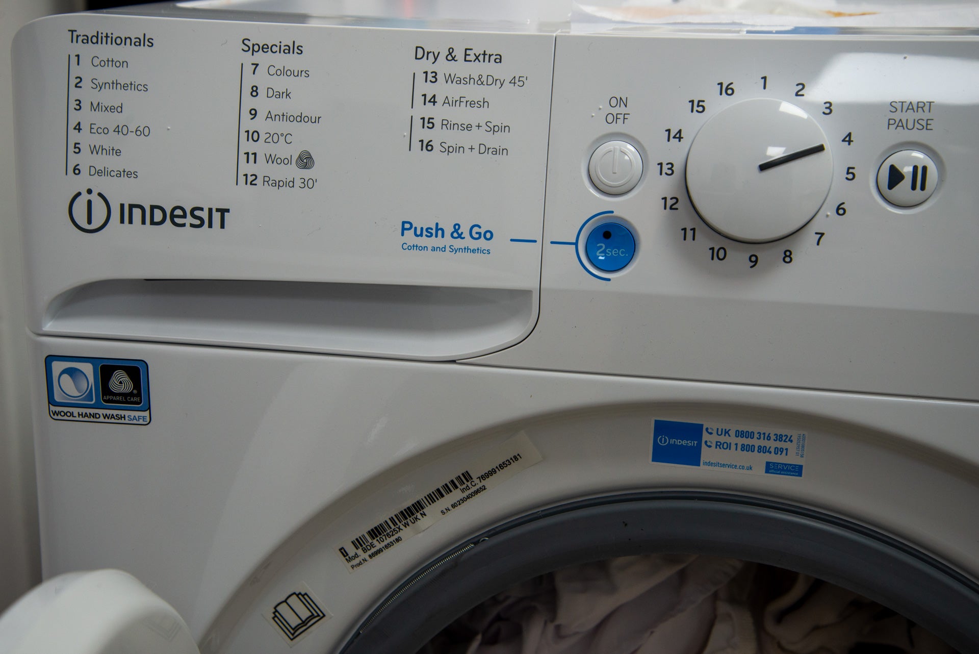 Commandes Indesit BDE107625XWUKN