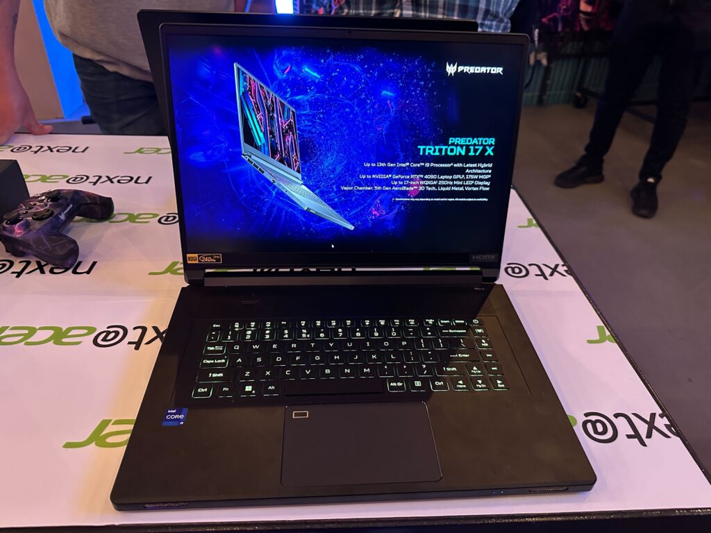 Avant - Acer Predator Triton 17 X (2023)