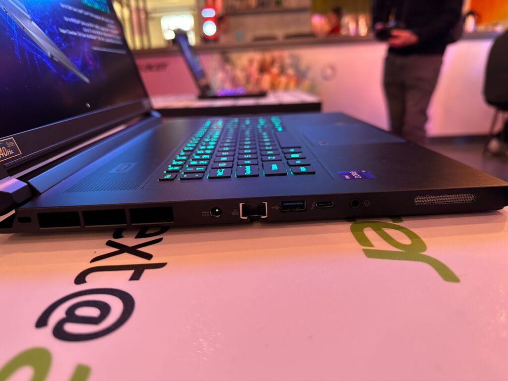 Ports - Acer Predator Triton 17 X (2023)