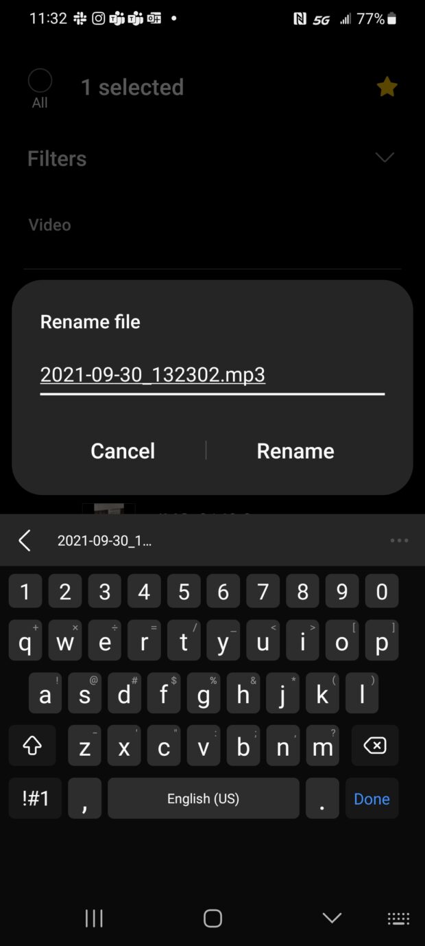 renommer le fichier remplacer l'extension mp4 par mp3