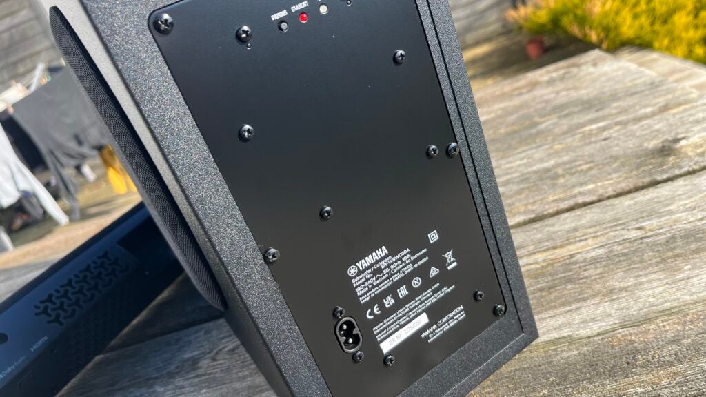 Face arrière du caisson de basses Yamaha SR-C30A