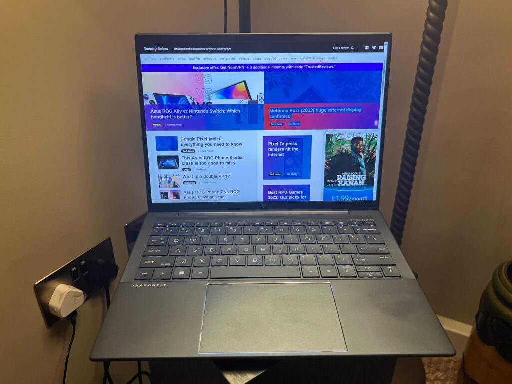 Ordinateur portable HP Dragonfly G4